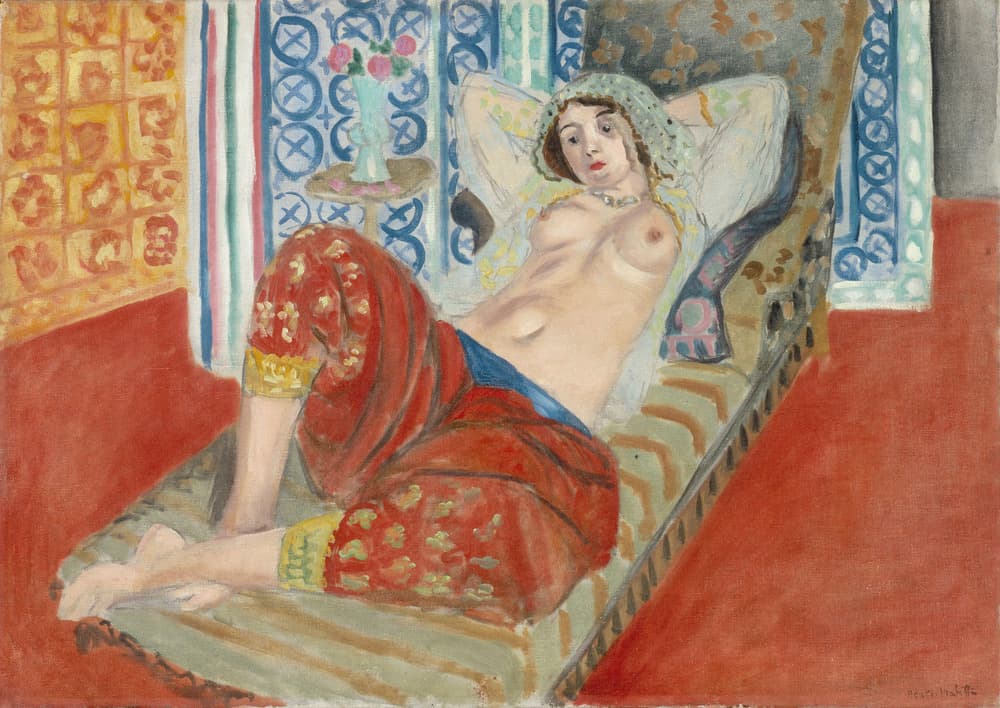 Odalisca con pantalón rojo
